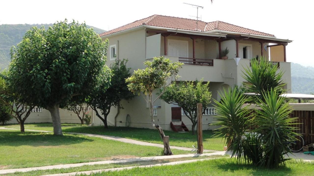 Caposaldo Apartments Akrata Dış mekan fotoğraf